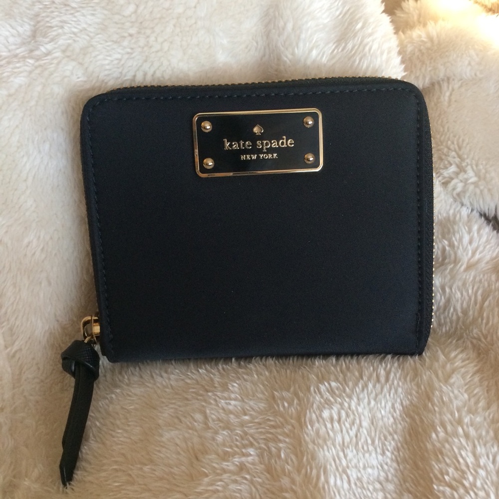 ♠️Kate Spade Wilson Road Derby Billfold Wallet♠️ - Picture 4 of 6